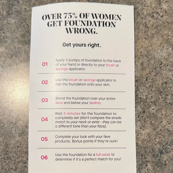 IL MAKIAGE Foundation Set - Black and White Packaging - Picture 6 of 6